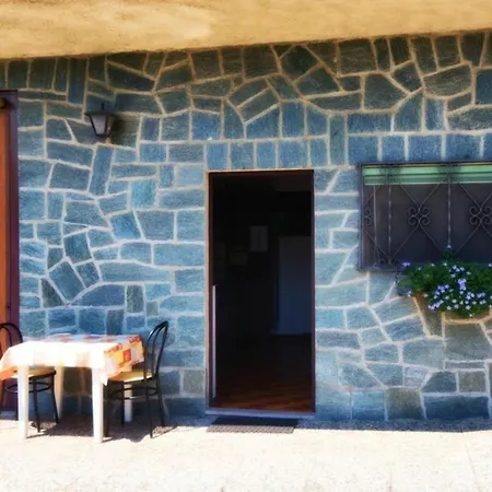 Mit Pelletofen Und Direktem Zugang Zu Terrasse Und Garten Διαμέρισμα Vercana
